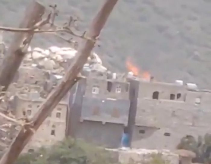 صورة نادرة للشهيد الشيخ صالح حنتوس تكشف جرائم الحوثيين ضد الدين والإنسانية