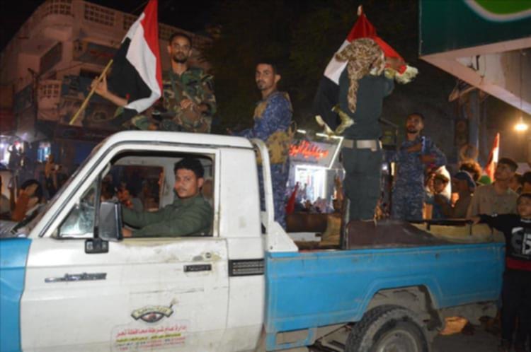 الأمن يضبط معملاً محلياً لإنتاج الخمور في تعز تقف خلفه امرأة