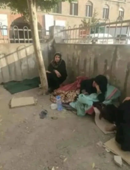 واقعة مؤلمة في المستشفى الجمهوري..طرد مريضة من العناية المركزة بصنعاء يشعل موجة غضب واسعة