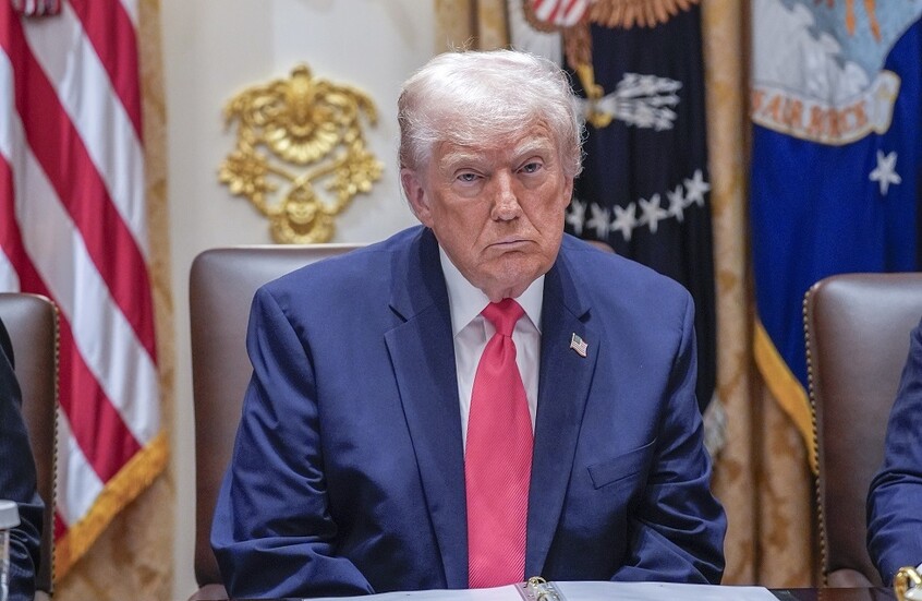  متحدثة البيت الأبيض: إجراءات مشددة للحصول على التأشيرات.. وترامب يوسع قائمة الدول الممنوع دخول مواطنيها إلى أمريكا