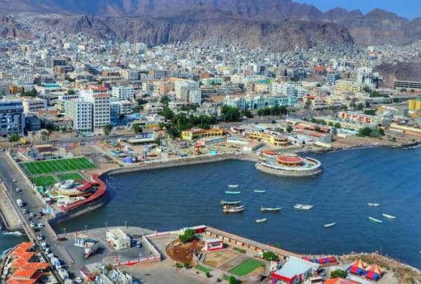 عدن.. دعوات لتخفيض رسوم المدارس الخاصة بعد تحسن سعر الصرف