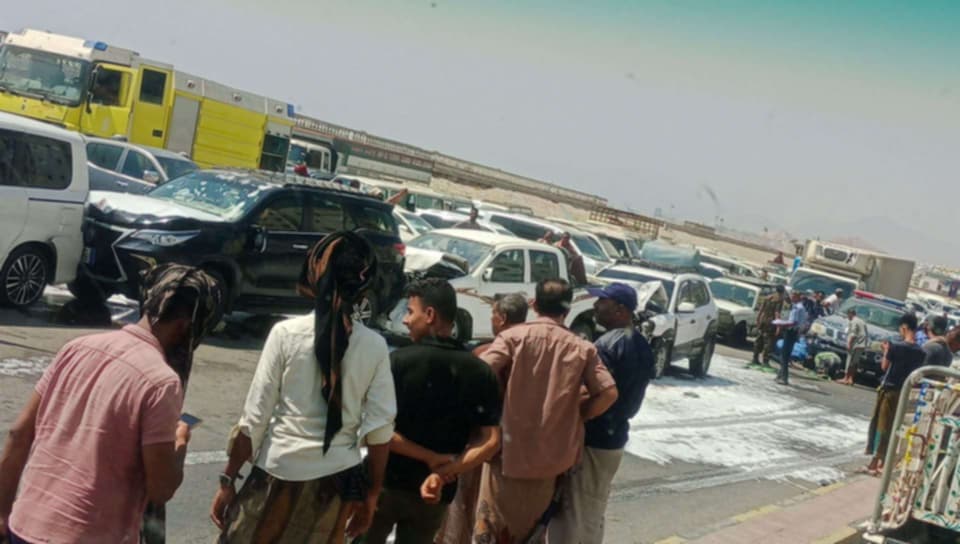 حادث مروع في المكلا: سائق يدهس امرأة ويصطدم بثلاث سيارات أثناء هروبه