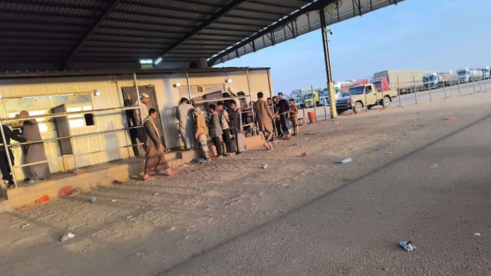 منفذ الوديعة يشهد هدوءاً غير معتاد في حركة المغادرة صباح اليوم