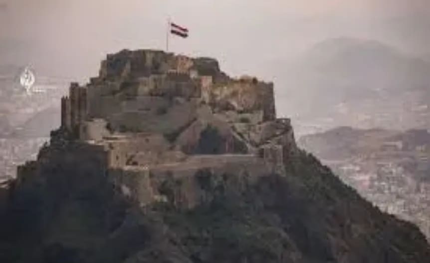 هل رُفع علم الجنوب فوق قلعة القاهرة؟ مصدر موثوق يوضح الحقيقة الكاملة