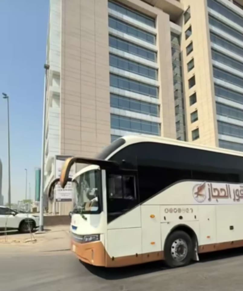 صقر الحجاز تدشن أول رحلة جوية من السعودية إلى اليمن بعد حادث أبين