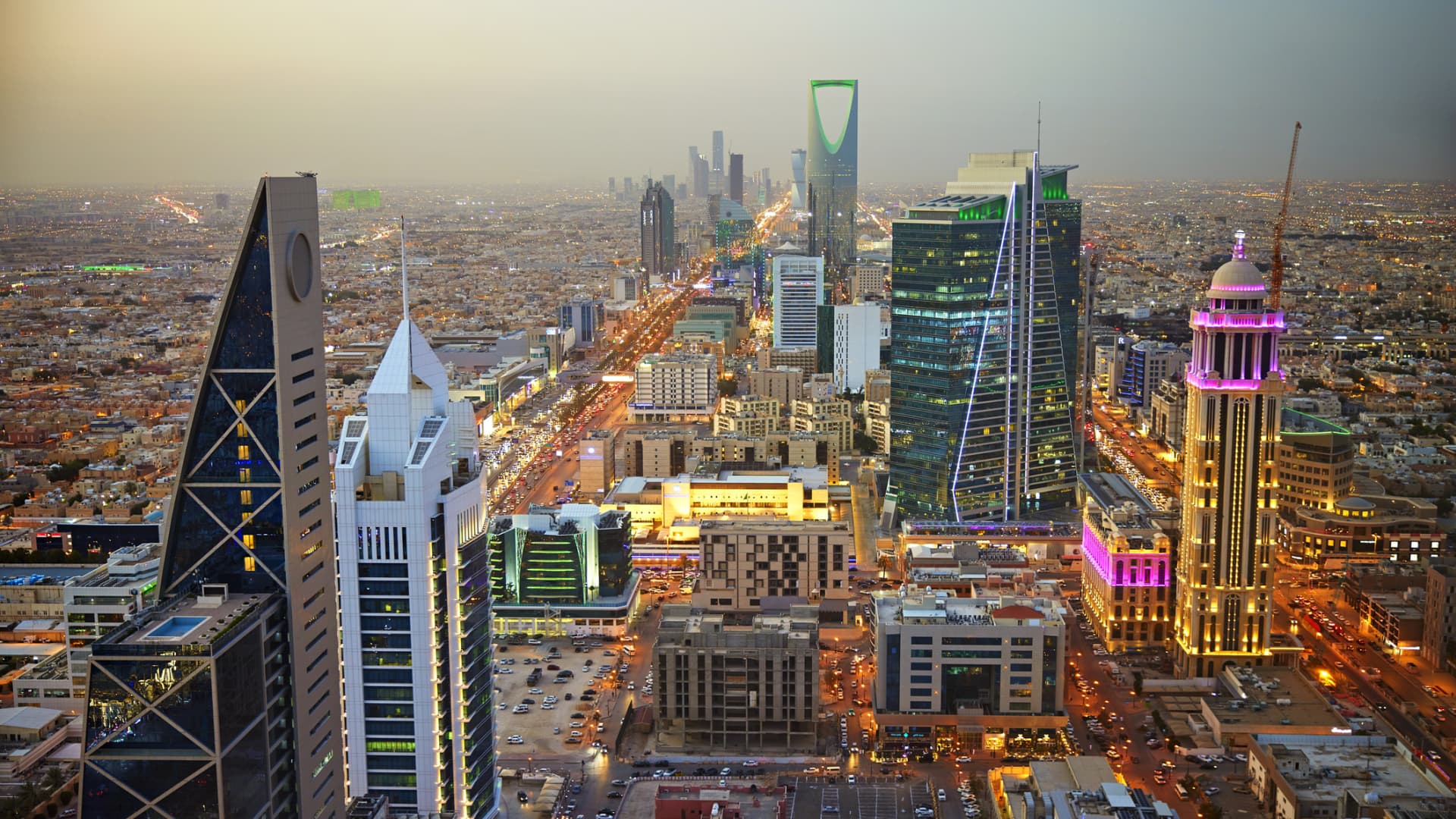 السعودية تفتح أبواب الملكية للأجانب واليمن يغلق نافذة الثقة!