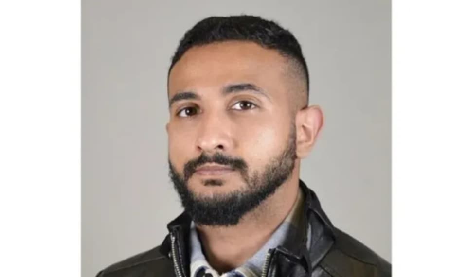 مدارس أمريكية تستبعد ناشط يمني مثلي بسبب مواقفه المؤيدة لإسرائيل