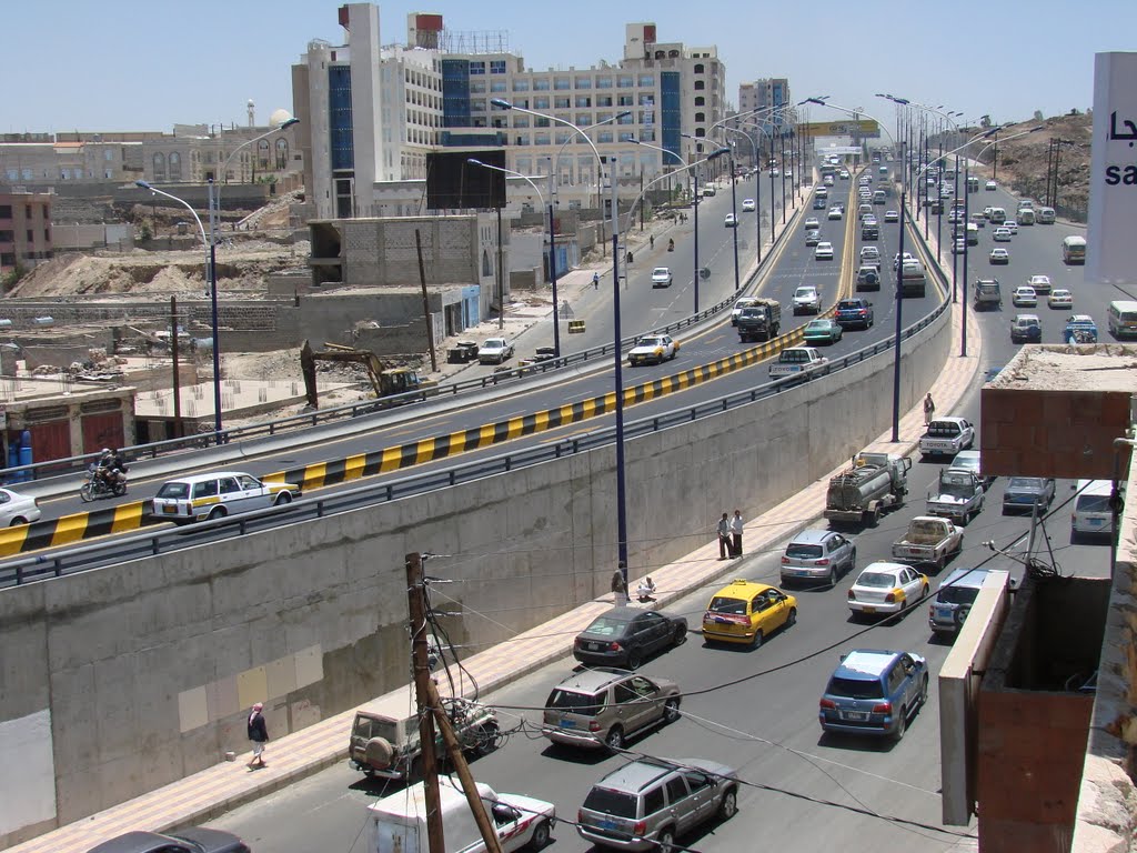 صورة أولية تكشف ما حدث في جولة مذبح بصنعاء.. والشارع يطالب بالتحرك السريع