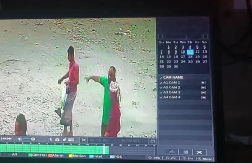  في لحظة ارتباك.. رجل مسن يفقد 2600 دولار وسط شارع مزدحم بعدن