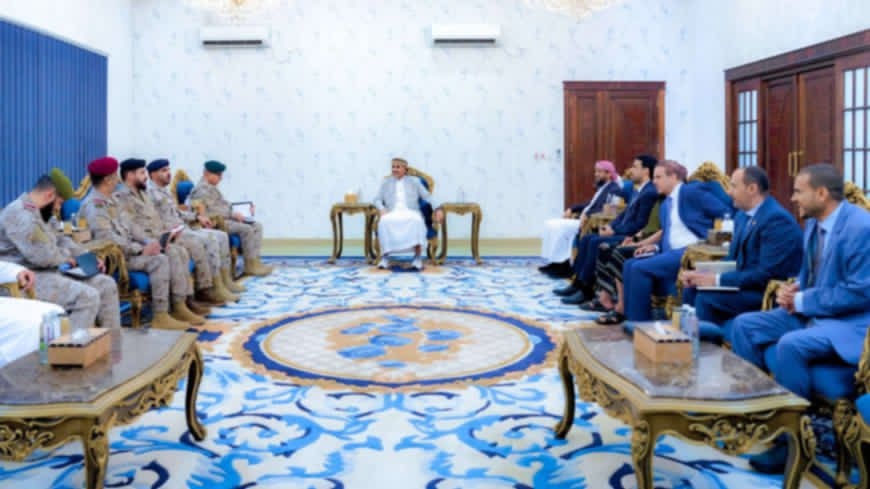 لقاء استراتيجي يجمع الزُبيدي بقيادة القوات المشتركة للتحالف العربي في المعاشيق