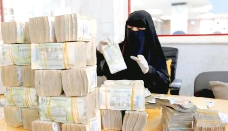 الريال اليمني يلتقط أنفاسه في عدن.. الدولار يتوقف عن الزحف