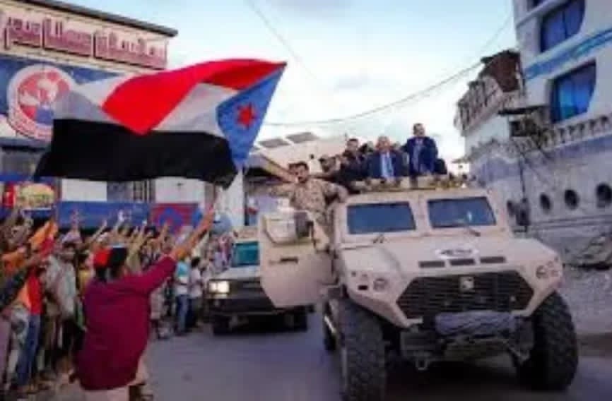 جدل سياسي وعسكري في الجنوب بعد تحدي الانتقالي أوامر الانسحاب