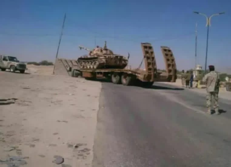 تحركات عسكرية للانتقالي: نقل أسلحة ثقيلة من معسكر استراتيجي في حضرموت