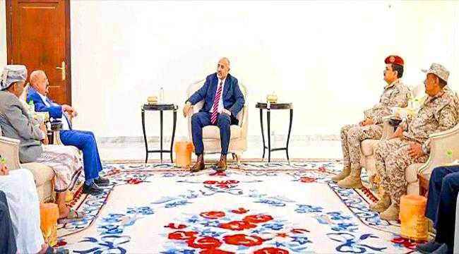 الزبيدي يضع شرطًا لمشاركة القوات الجنوبية في تحرير صنعاء