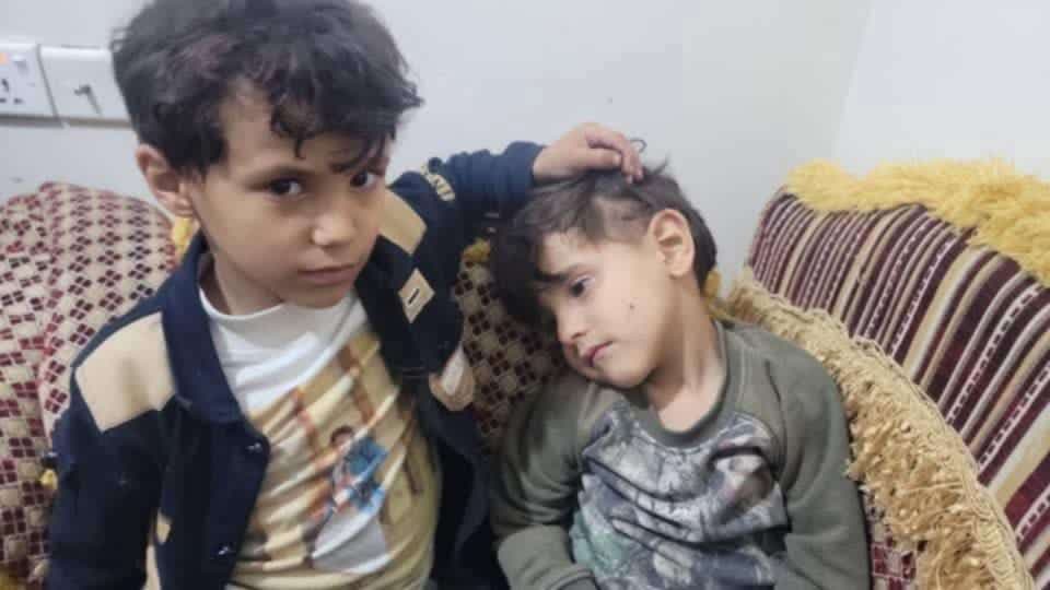  أول صورة للأطفال الناجين من مجزرة شارع خولان بصنعاء
