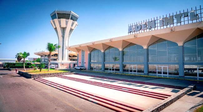 كشك حلويات في مطار عدن يثير موجة جدل واستغراب واسع
