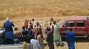 بالفيديو: مسلحون يعدمون امرأة متزوجة في باكستان رمياً بالرصاص بعد خيانة زوجها