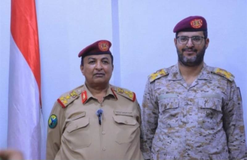 انشقاق عسكري يهز الحوثيين.. قائد كبير ينضم للحكومة الشرعية رسميًا