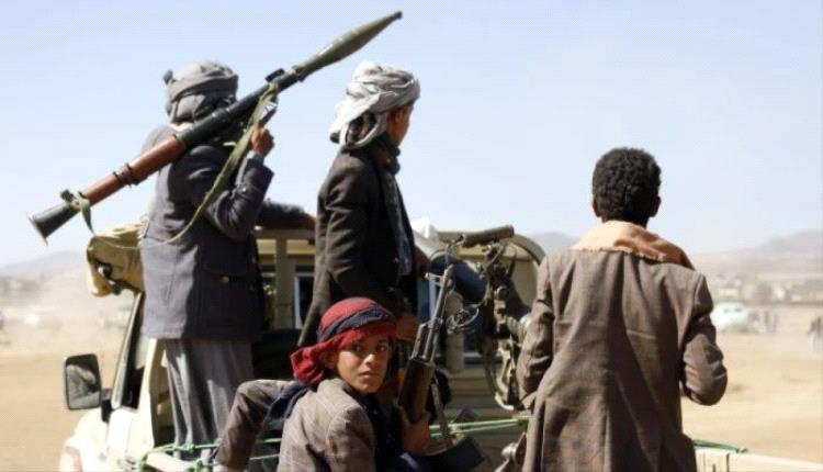 ناشطون يمنيون يفضحون حقيقة يوم الشهيد عند الحوثيين.. ”موسم تفاح الحوثي ”