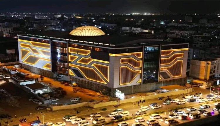 حزن يتسلل إلى شوارع عدن بعد واقعة انتحار من سطح مول شهير