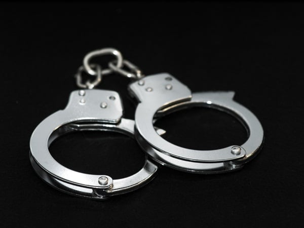 ينتفم من أخيه بإحراق محله التجاري.. والخسائر بعشرات الملايين