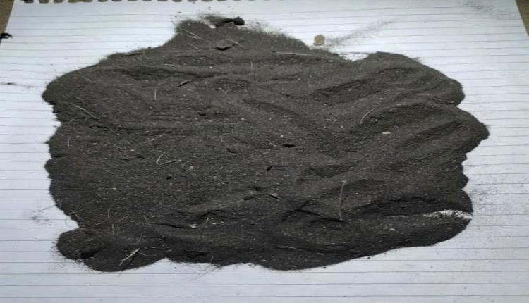 شاهد تراب أسود يتساقط من السماء ويصدم سكان هذه المحافظة.. تأثيرات بركان إثيوبي تضرب اليمن