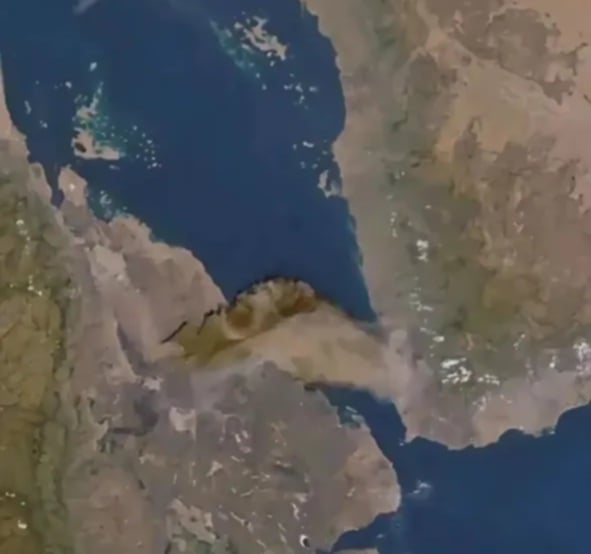 فلكي يمني يكشف أسباب تساقط غبار اسود على المناطق الغربية والجنوبية في اليمن