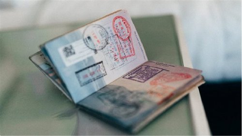 مهلة أخيرة لحاملي تأشيرات الزيارة في السعودية.. وغرامات تنتظر المخالفين بعد هذا التاريخ