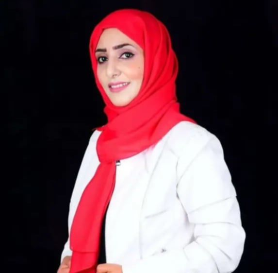 بعد تعرضها للقذف من قيادات حوثية.. ناشطة يمنية تطالب قبيلتها بالدفاع عنها