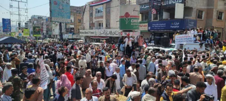 الأمن يوقف شابًا في تعز بعد استبداله خيمة افتهان المشهري