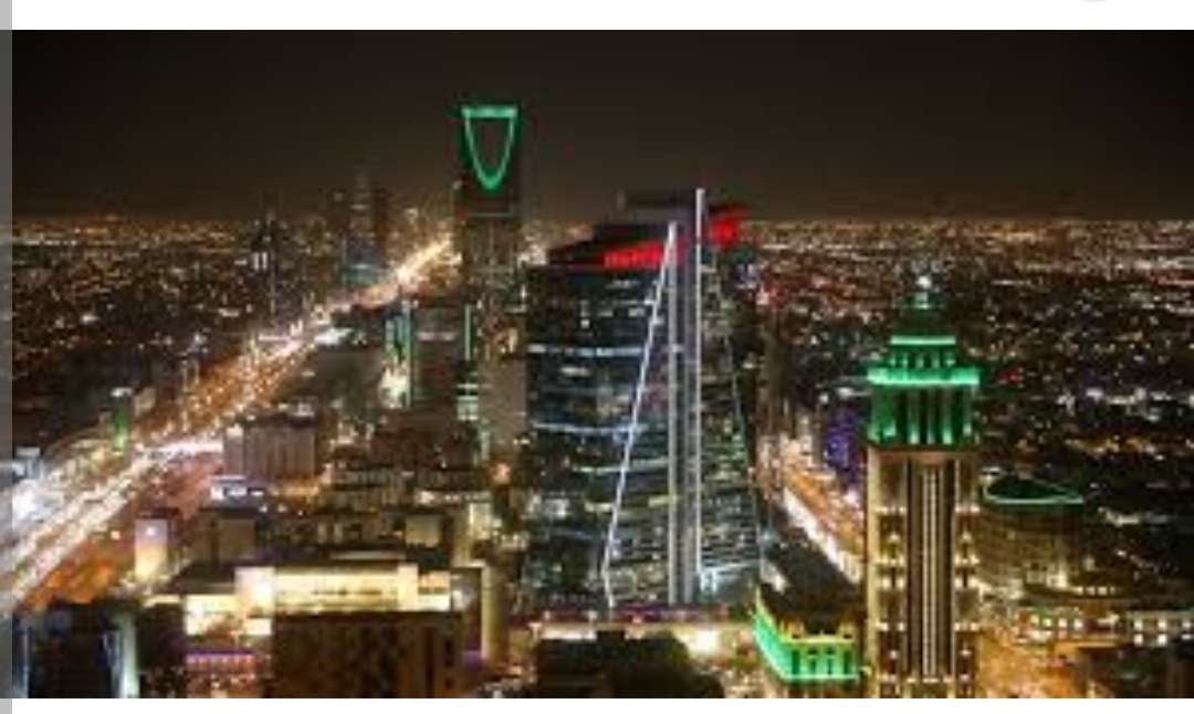 تصرف نبيل من مواطن سعودي "كفيل" تجاه شاب يمني بعد أن فقد الأخير والده بعيداً عنه وهو في الغربة