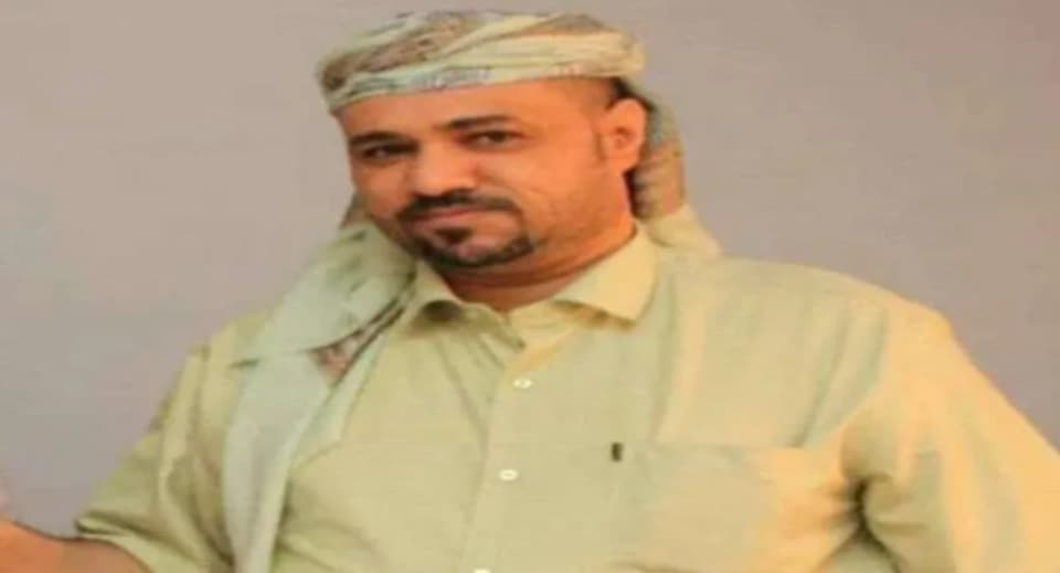 عائلة الشيخ العقربي تتخذ إجراءً تصعيدياً للضغط على أمن عدن لكشف قتلة ابنها
