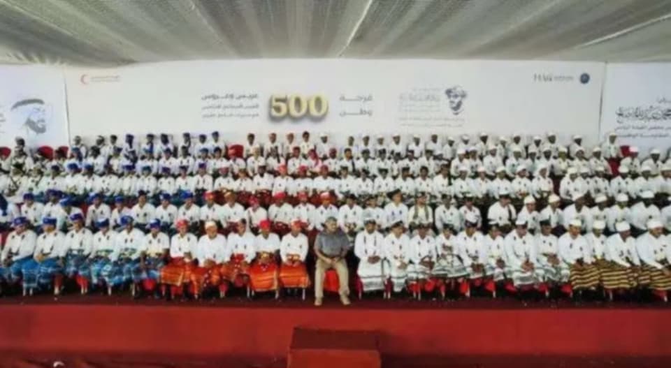 طارق صالح يرعى أكبر حفل زفاف جماعي في المخا بمشاركة 500 زوج وزوجة