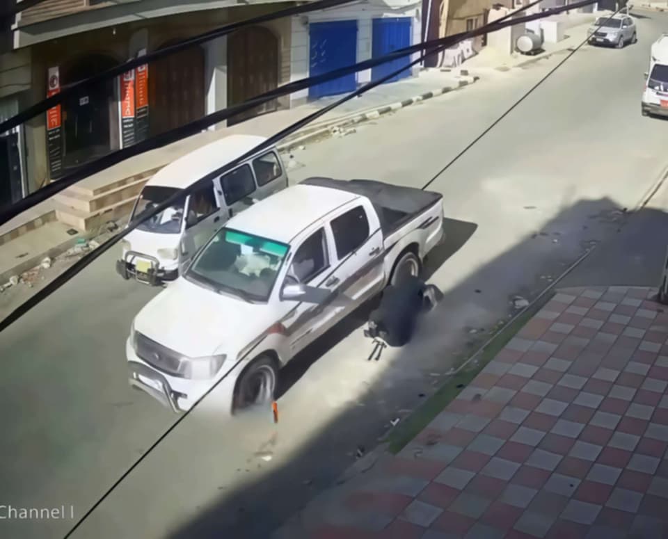 الأمن يُطيح بخاطف طفلة في صنعاء بعد سحل والدتها في وضح النهار