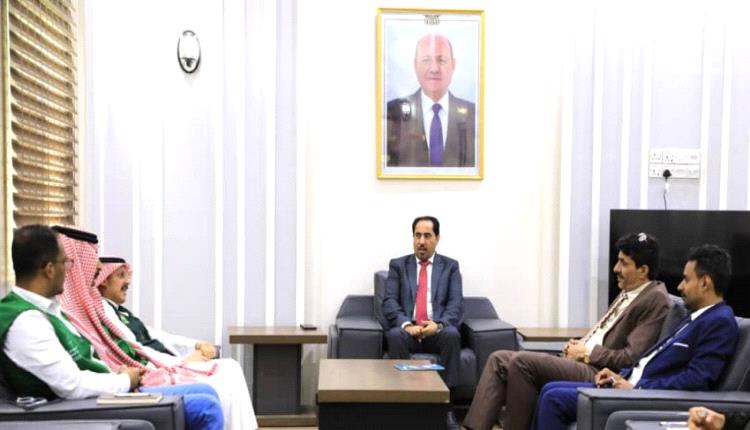 بدعم سعودي.. تحرك حكومي لإعادة تأهيل ملعب 22 مايو في عدن